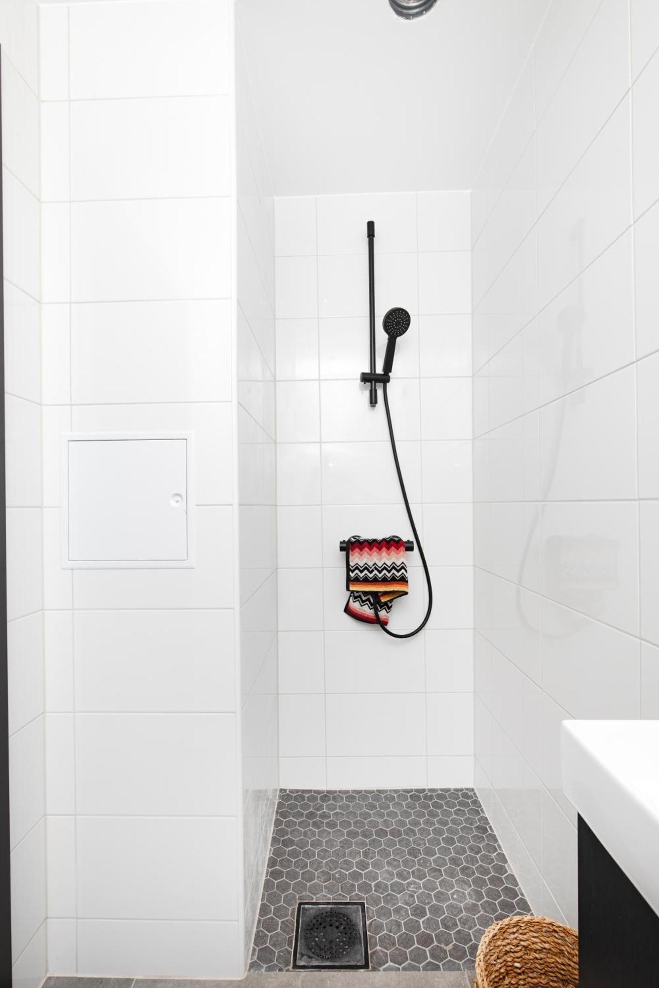 The Frog Silent Hotell *